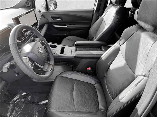Used 2025 Toyota Sienna Platinum image 9