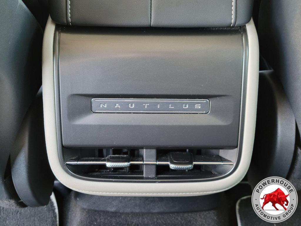 Used 2024 Lincoln Nautilus Reserve AWD/4WD image 17