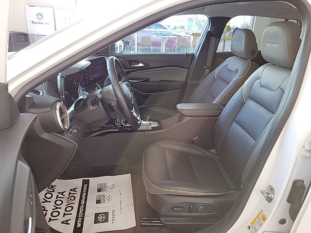 Used 2024 Chevrolet Trax ACTIV w/ Sunroof Package image 9