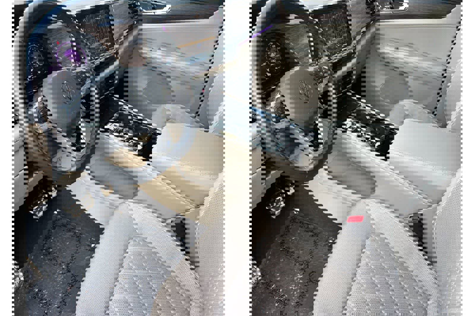 Used 2024 Volkswagen Atlas SEL Premium R-Line image 13