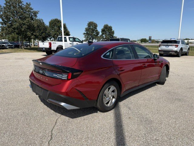 Used 2025 Hyundai Sonata SE FWD image 9