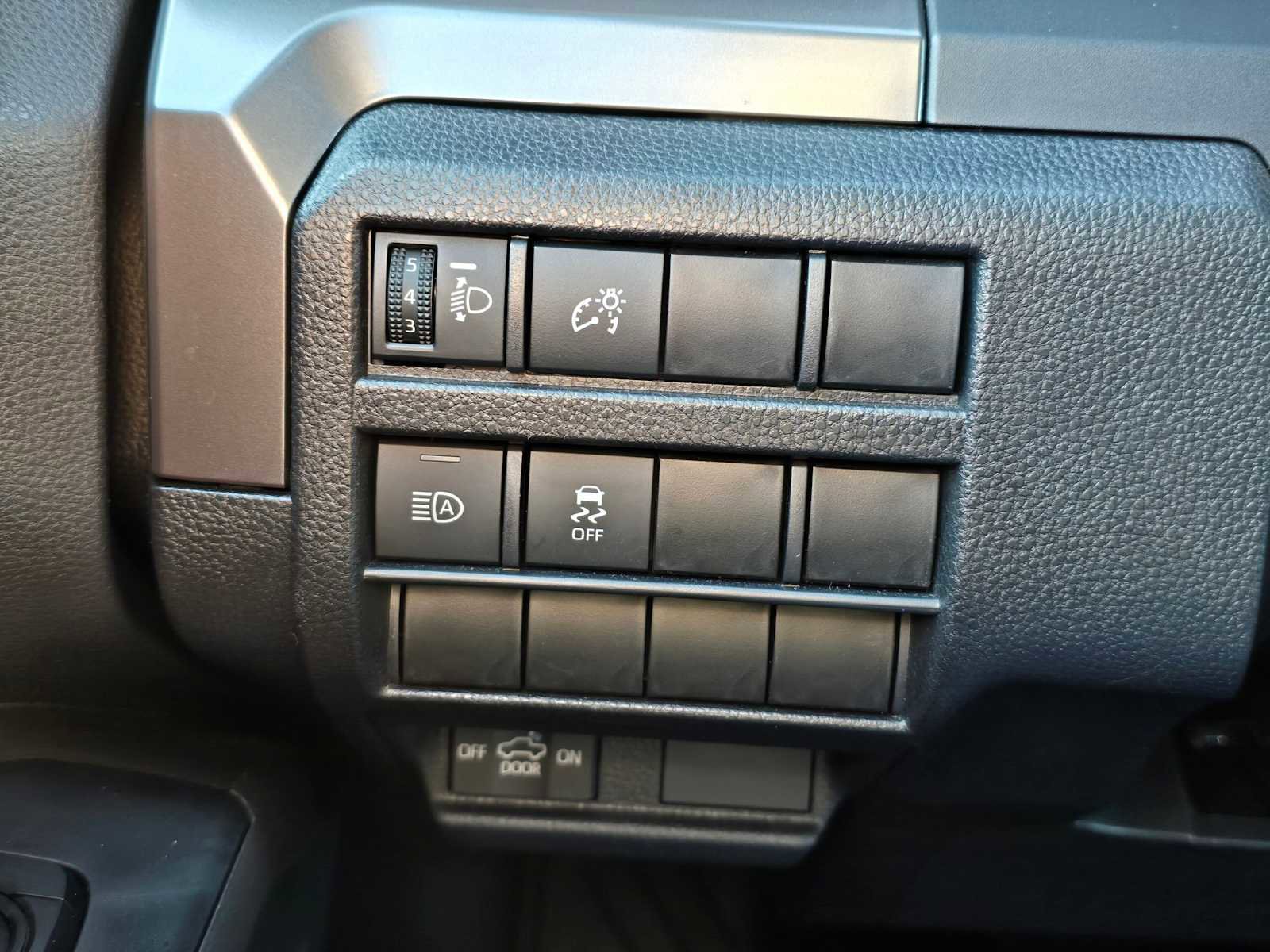 Certified 2025 Toyota Tacoma SR5 image 32