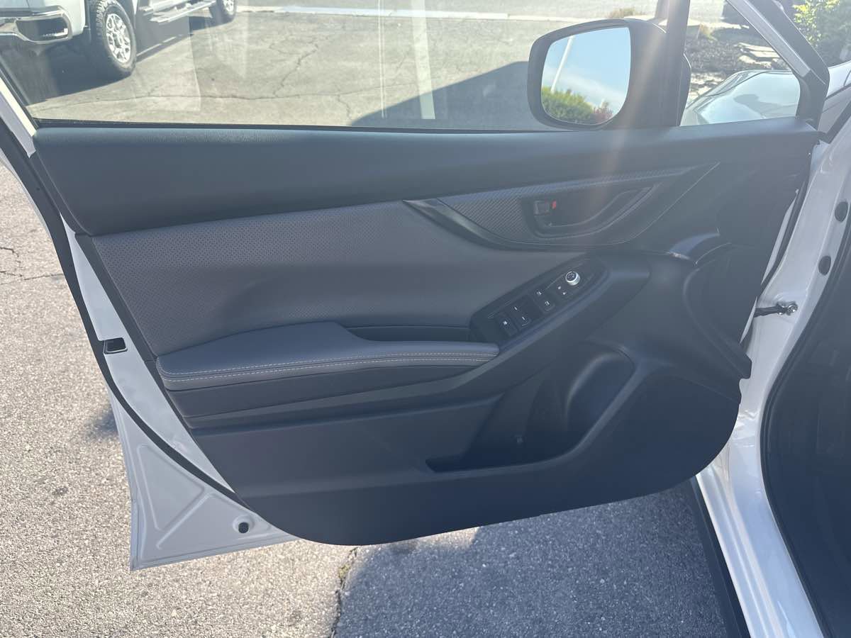 Used 2022 Subaru Crosstrek 2.5i Sport w/ Moonroof Package image 11