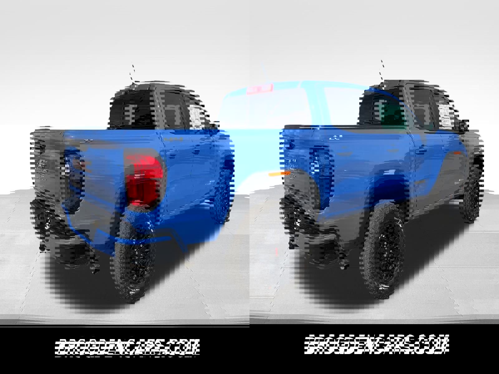 New 2026 GMC Canyon Elevation w/ Convenience Package image 3