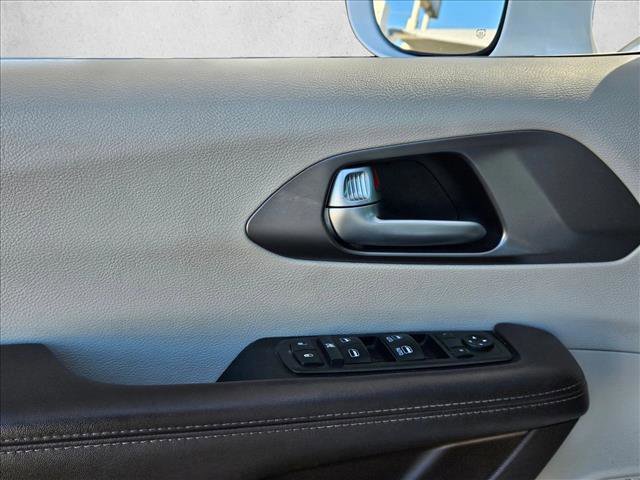 Used 2019 Chrysler Pacifica Touring Plus w/ Tire & Wheel Group image 10