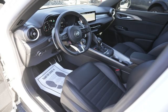 Used 2024 Alfa Romeo Tonale Veloce w/ Premium Interior Package image 8