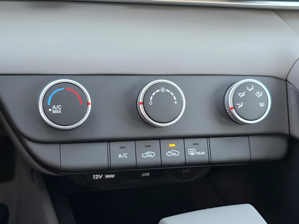 New 2026 Hyundai Elantra SE FWD image 21