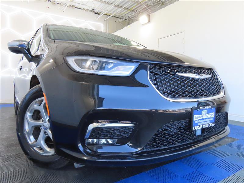 Used 2022 Chrysler Pacifica Limited image 3