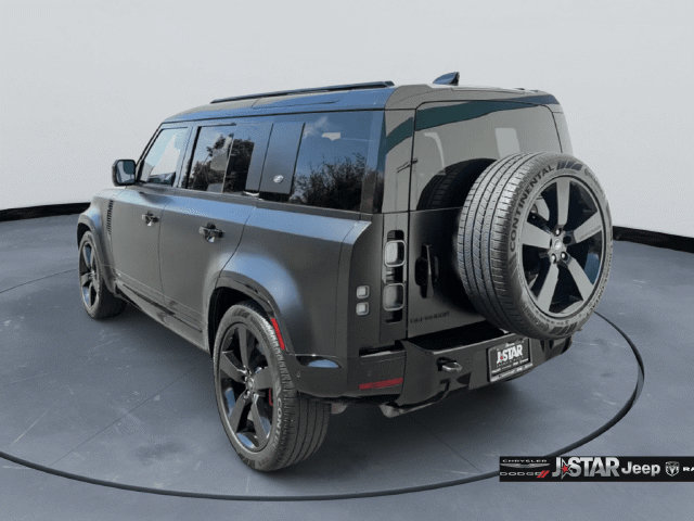Used 2024 Land Rover Defender 110 X AWD/4WD image 7