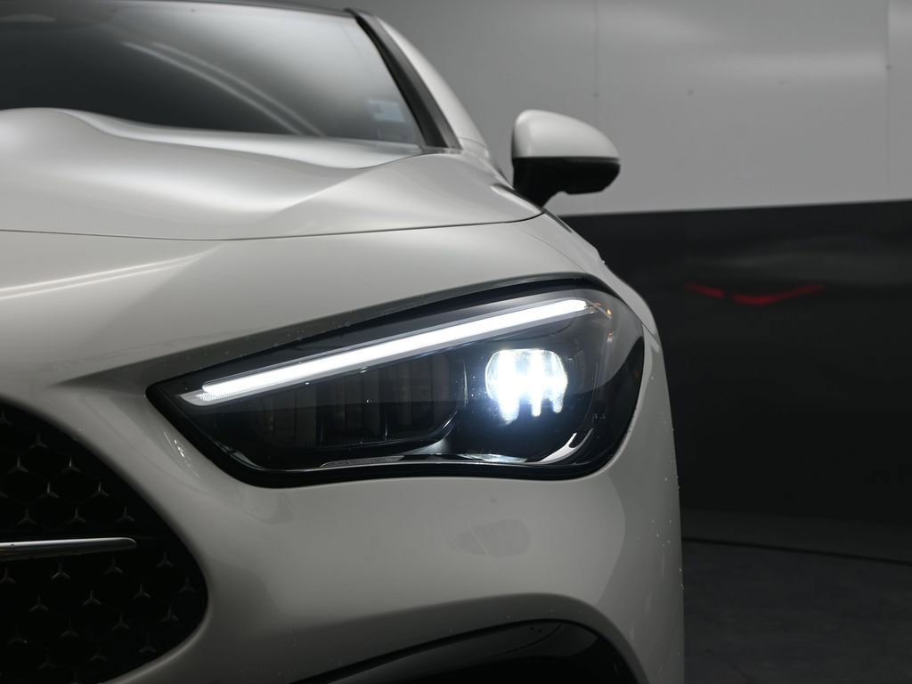 Used 2024 Mercedes-Benz CLE 300 4MATIC Coupe image 11