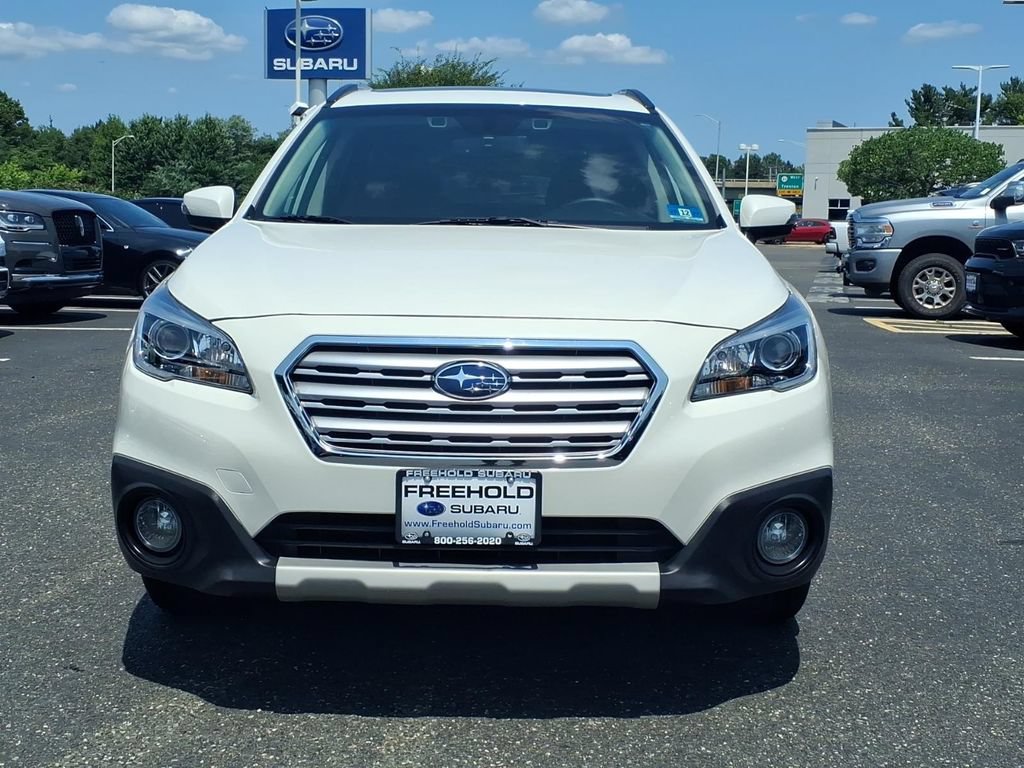 Used 2017 Subaru Outback 2.5i Touring AWD/4WD image 2