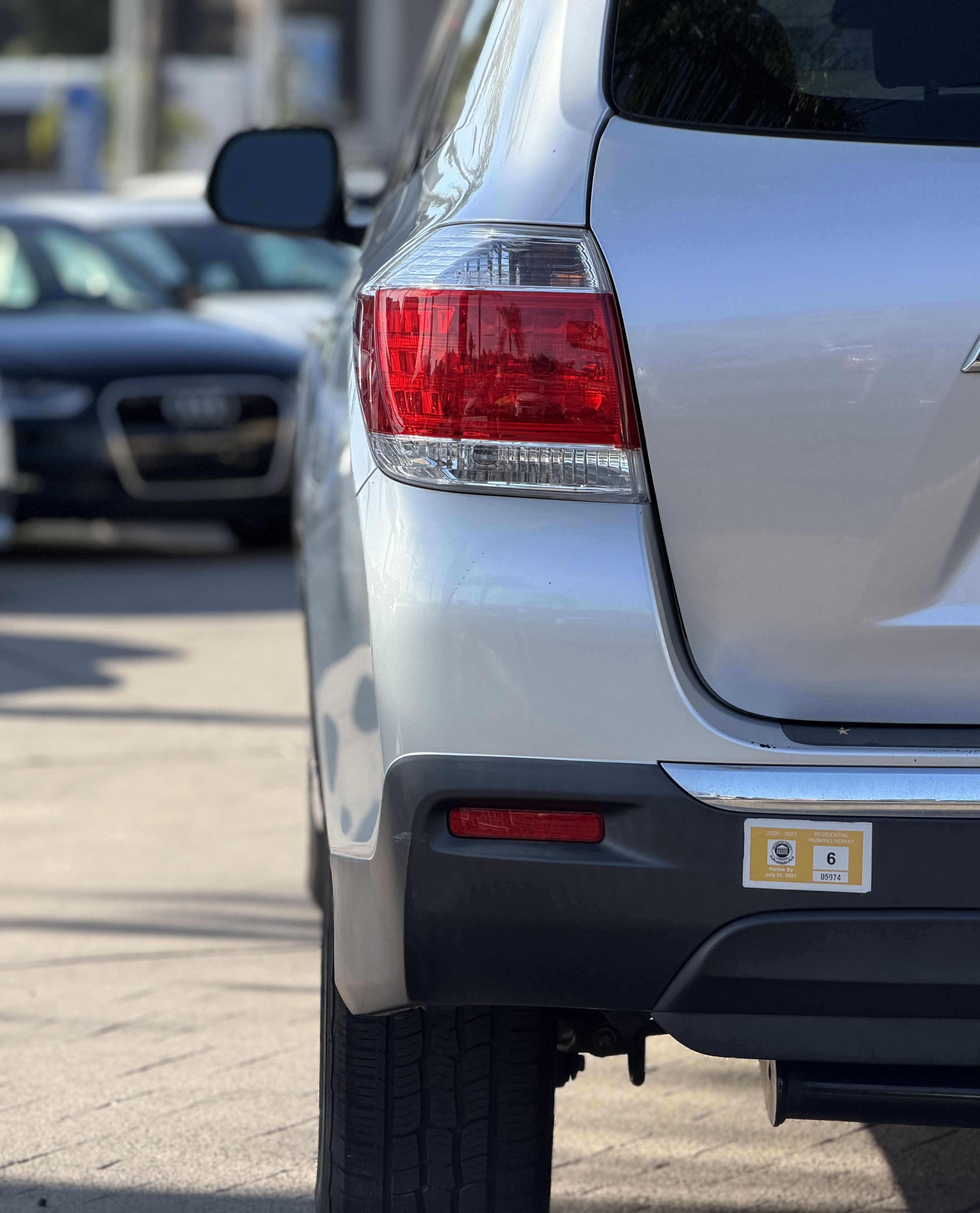 Used 2012 Toyota Highlander SE w/ Tow Pkg FWD image 8