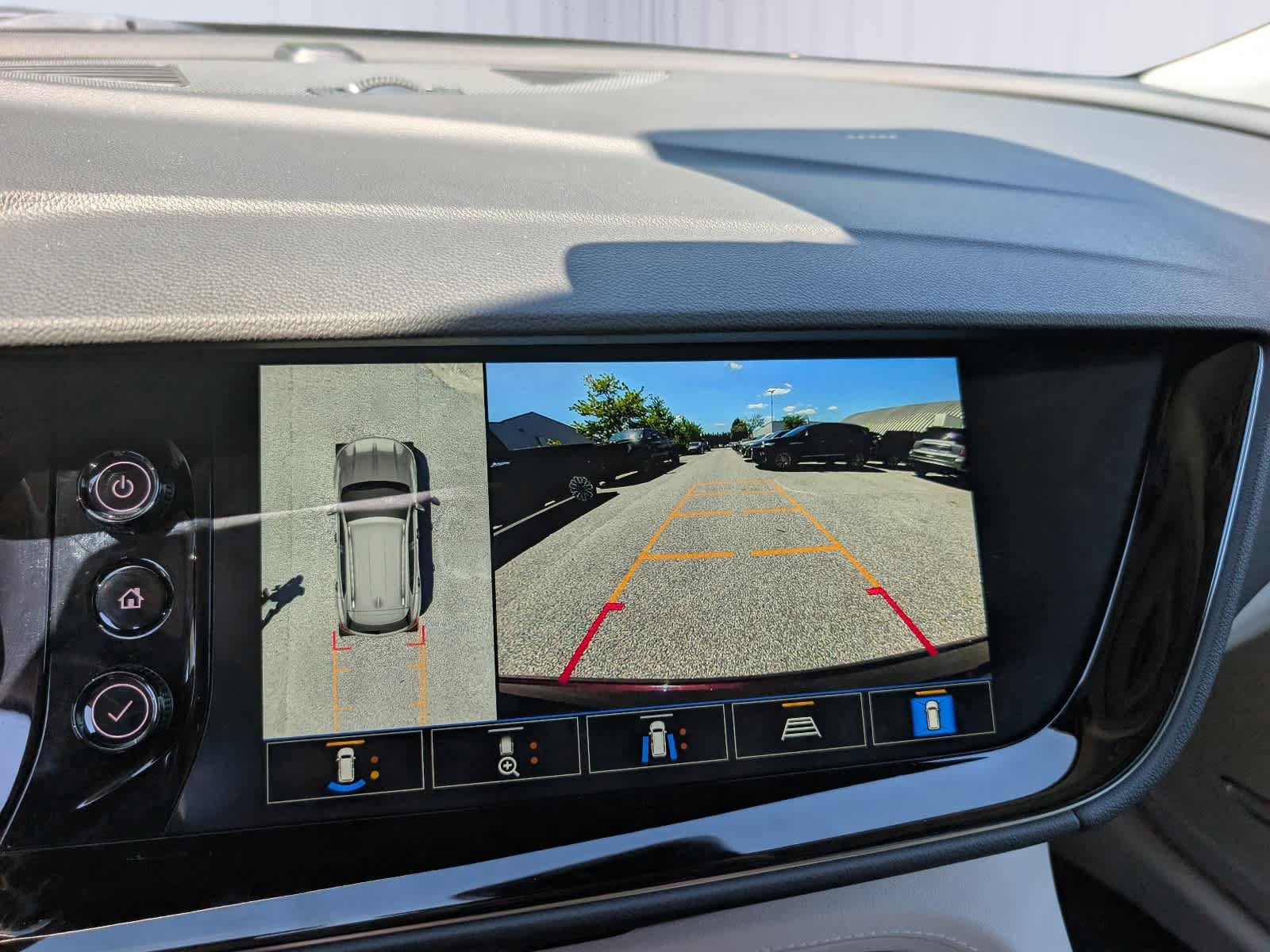 Certified 2023 Buick Envision Avenir AWD/4WD image 30