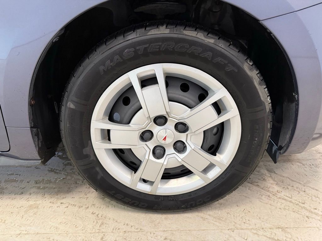 Used 2009 Pontiac Vibe w/ Preferred Package image 12