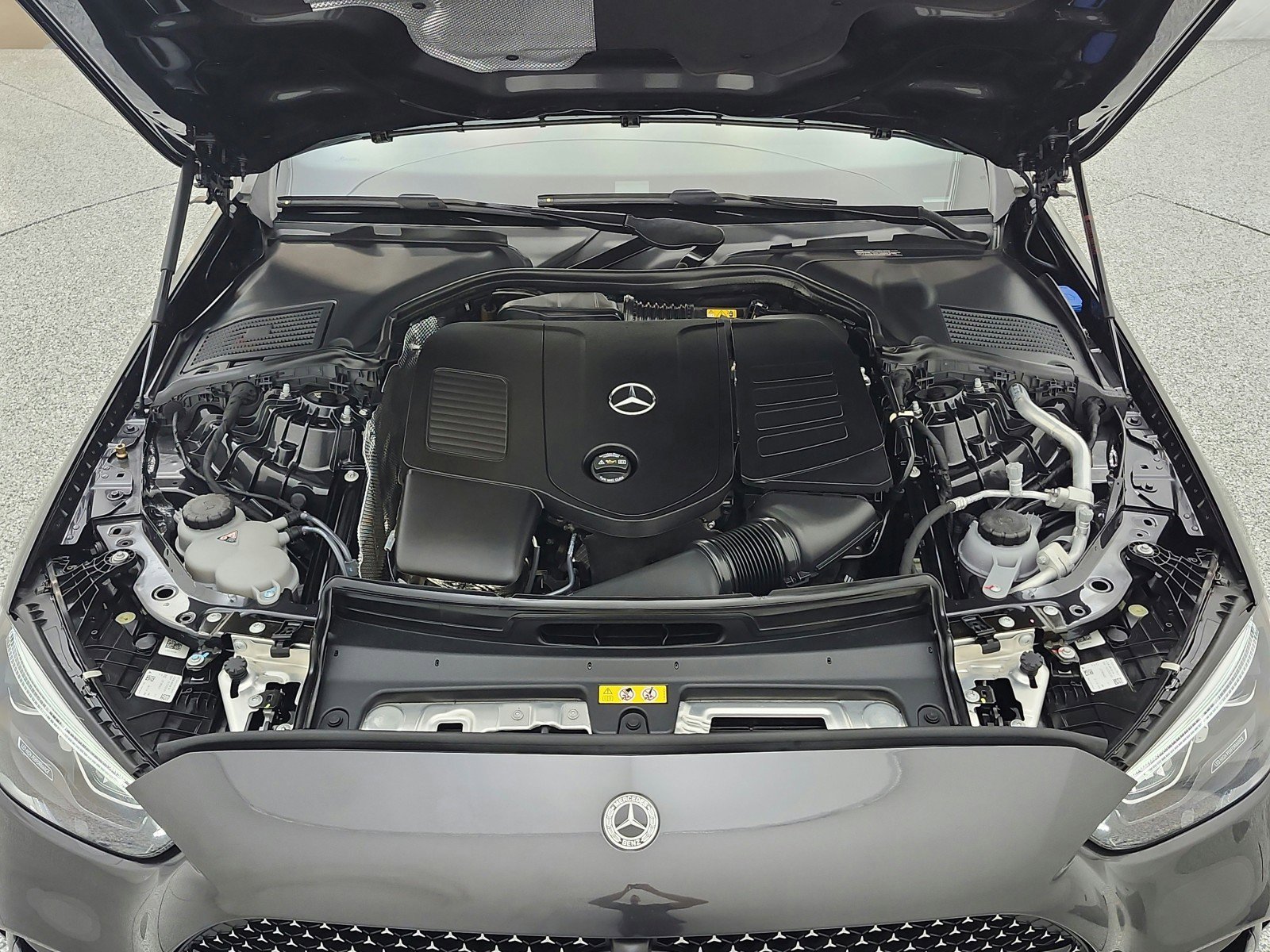 Used 2024 Mercedes-Benz C 300 Sedan image 15