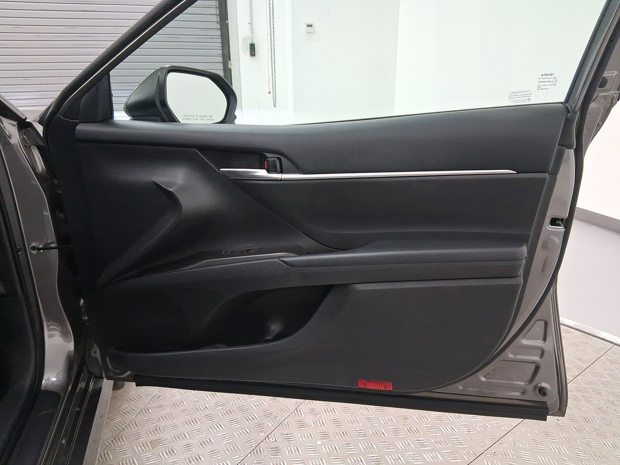 Used 2021 Toyota Camry LE image 28