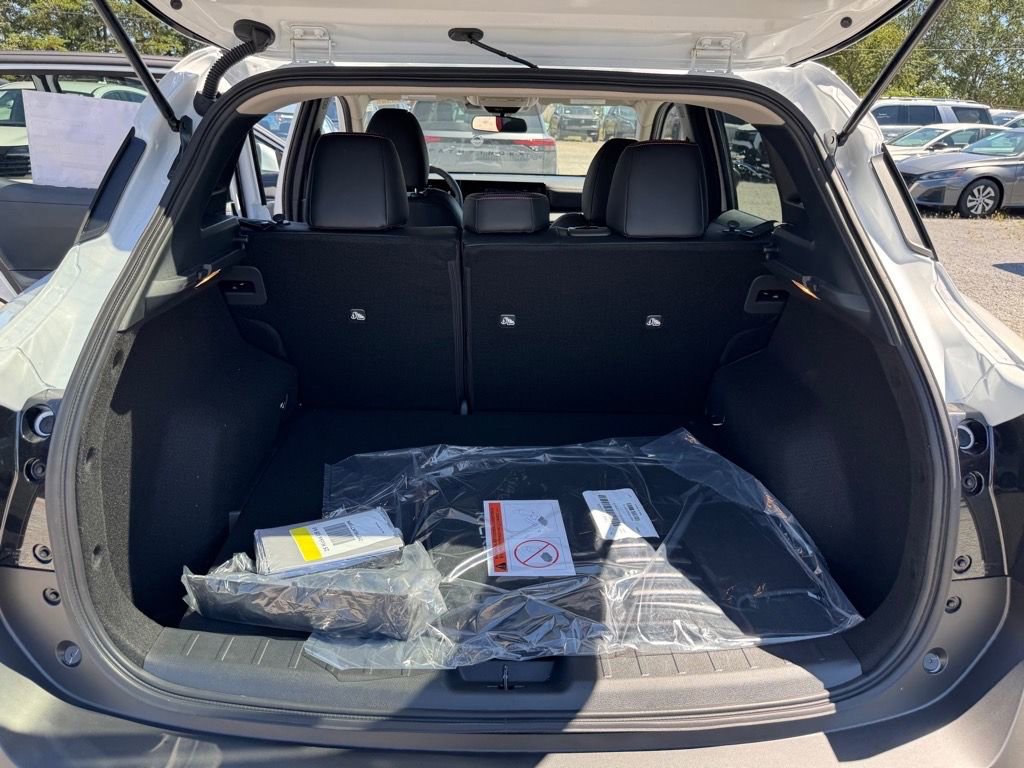 New 2025 Nissan Kicks SR FWD image 10