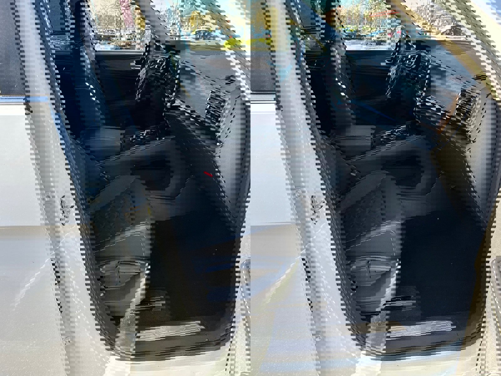 Used 2024 Volkswagen Atlas SE image 13