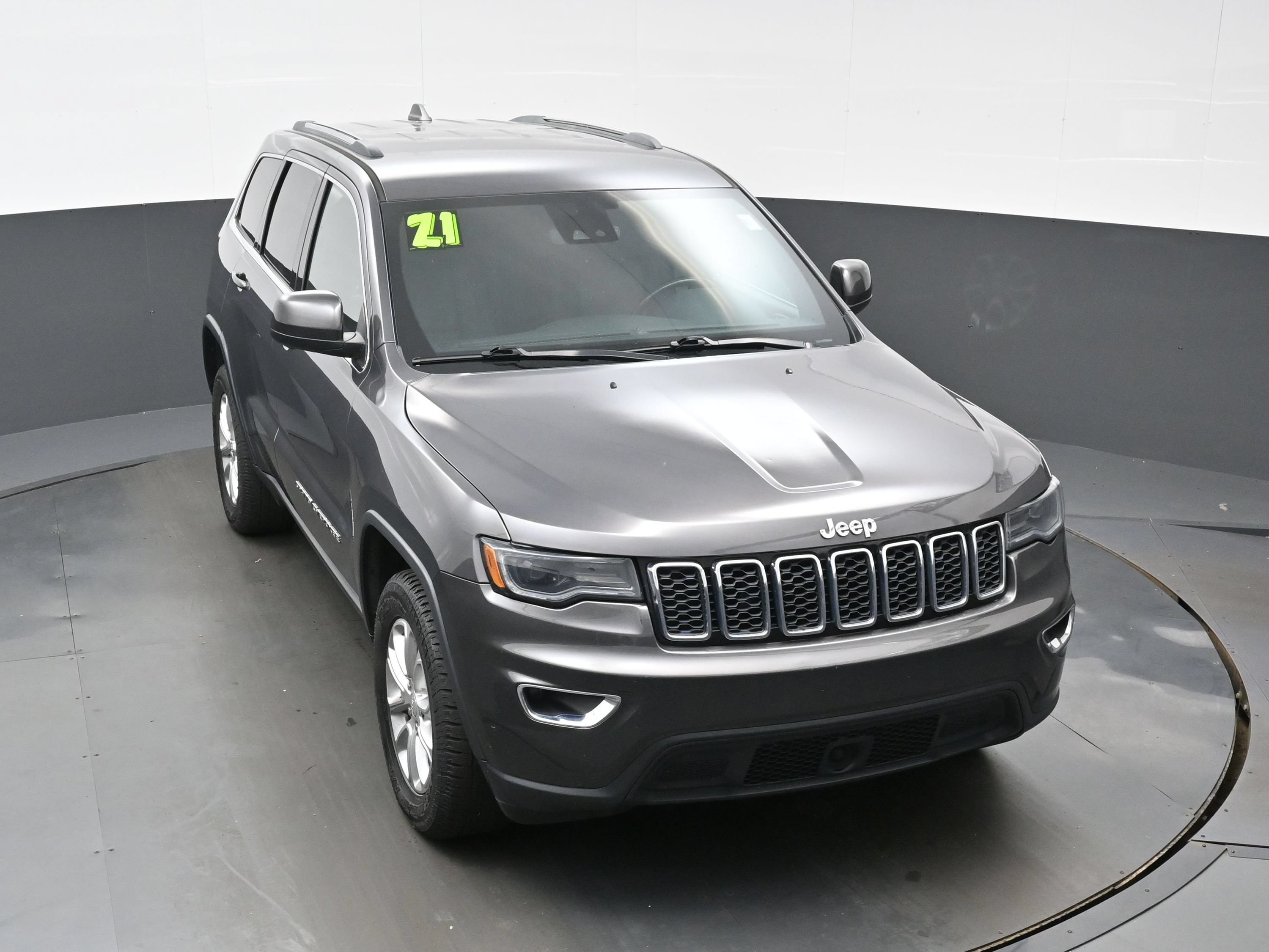 Used 2021 Jeep Grand Cherokee Laredo w/ Security & Convenience Group AWD/4WD image 38