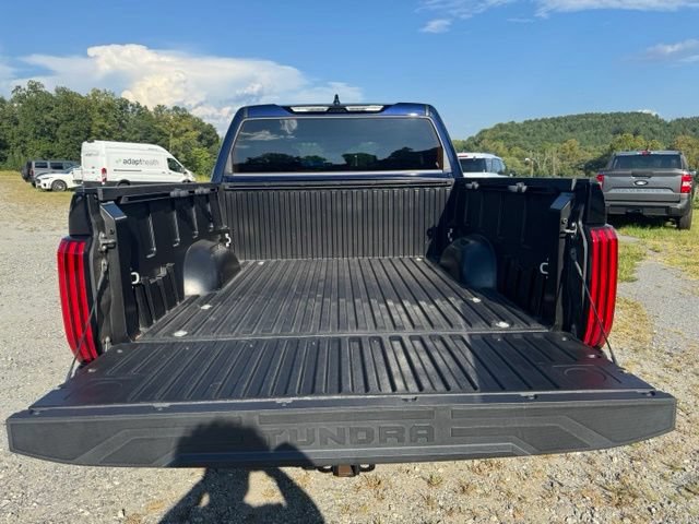 Used 2022 Toyota Tundra SR5 w/ SR5 Convenience Package AWD/4WD image 8
