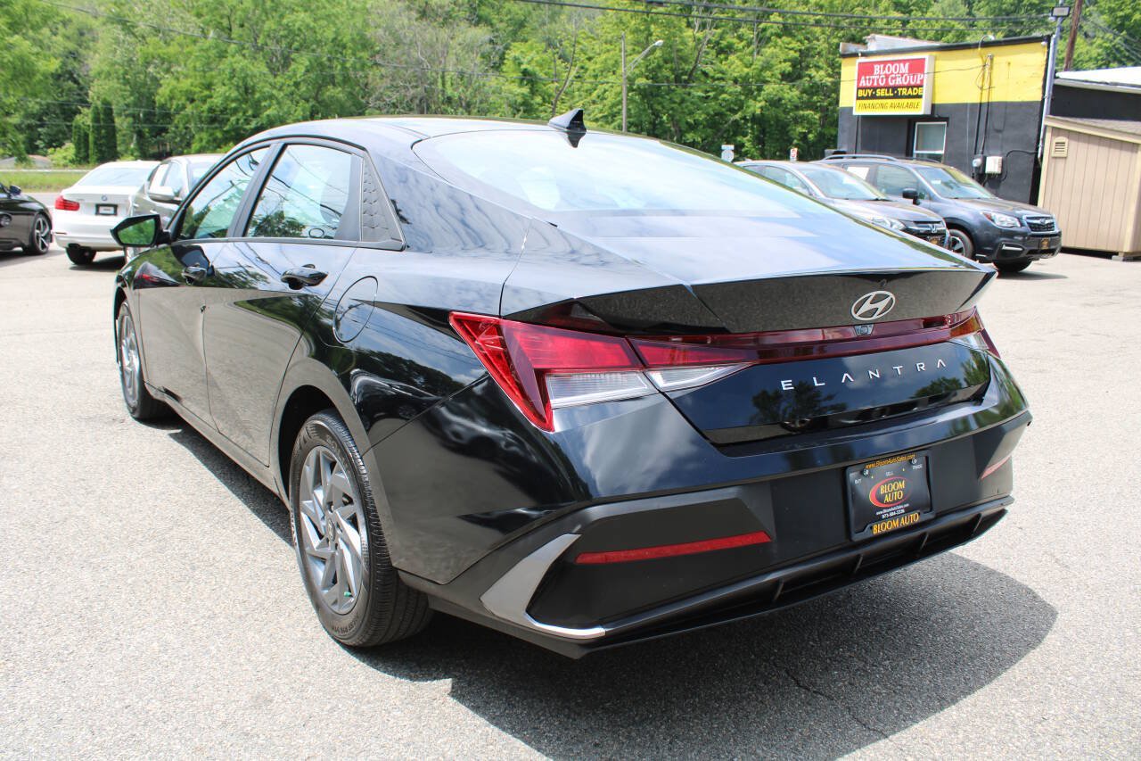 Used 2024 Hyundai Elantra SEL FWD image 10