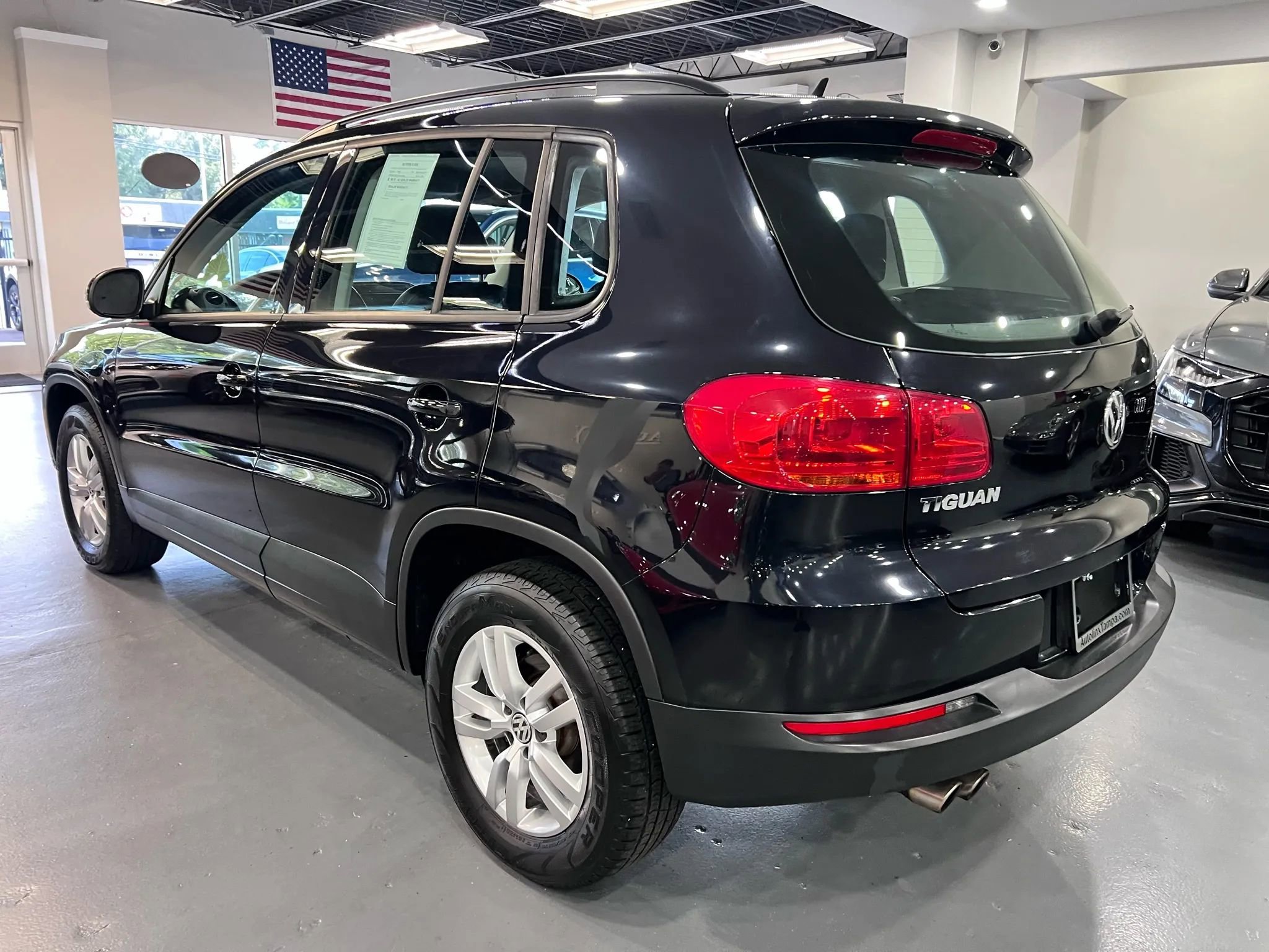 Used 2016 Volkswagen Tiguan S image 5