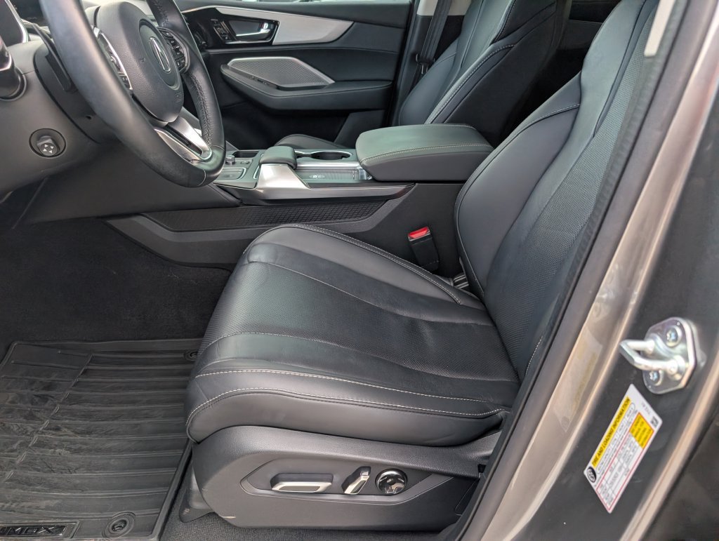 Used 2023 Acura MDX w/ Technology Package FWD image 12