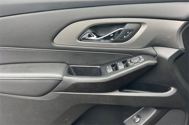 Used 2023 Chevrolet Traverse LT image 11