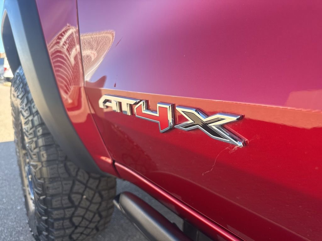 Certified 2025 GMC Canyon AT4 w/ AT4X AEV Edition image 16