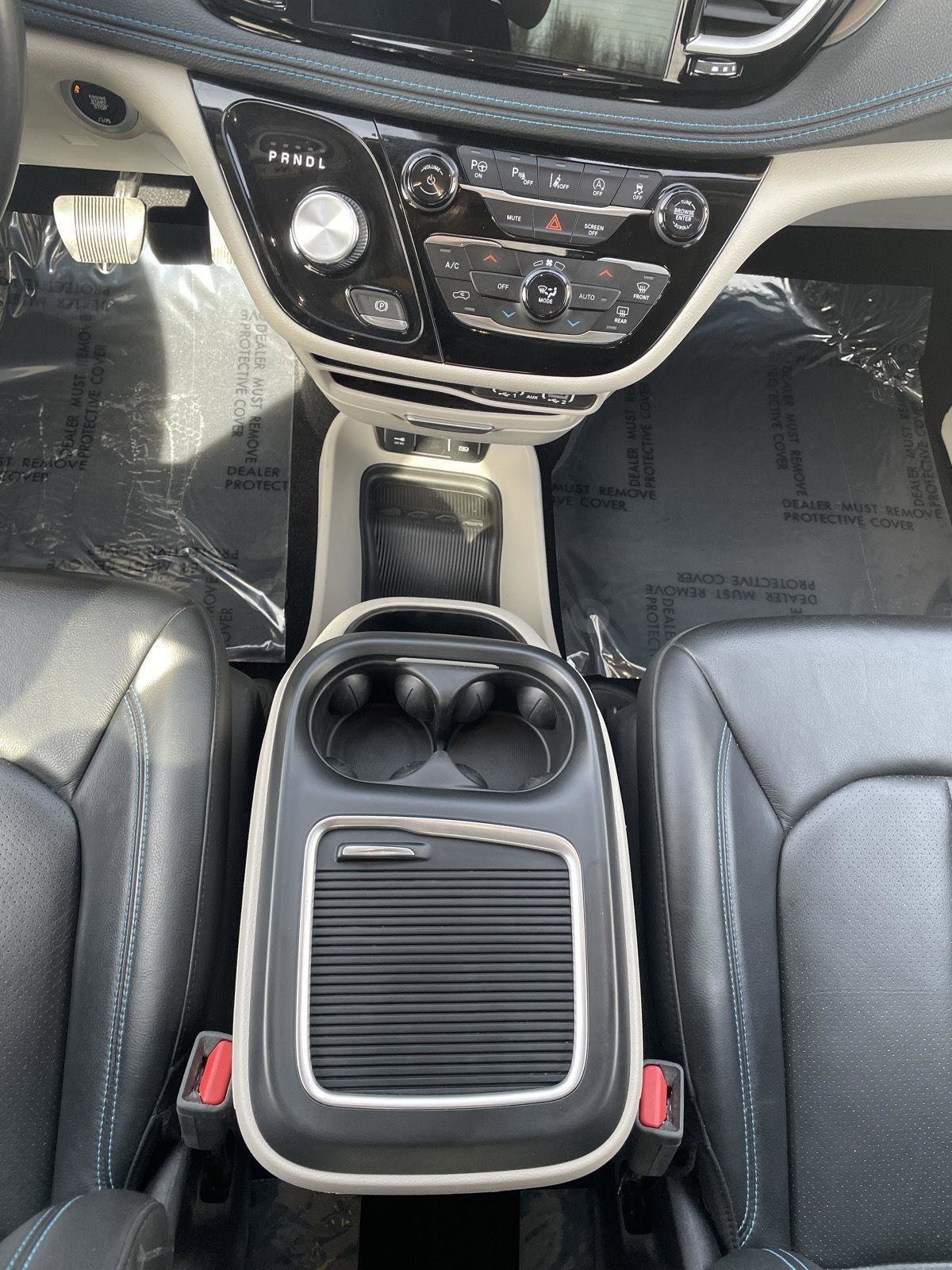 Used 2021 Chrysler Pacifica Touring-L w/ Premium & Safety Sphere Group image 24