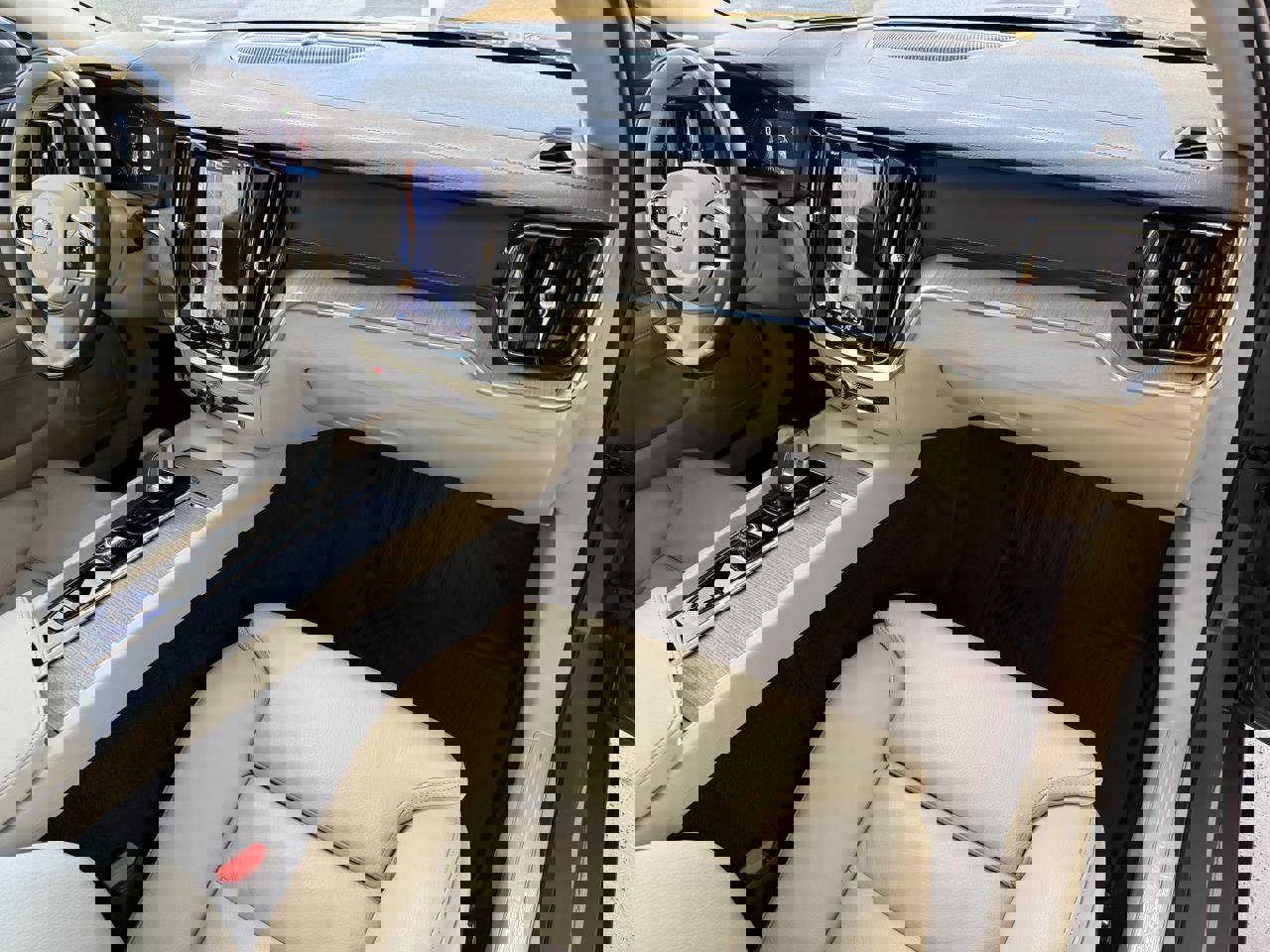 Used 2023 Volvo S60 B5 Ultimate w/ Climate Package image 32