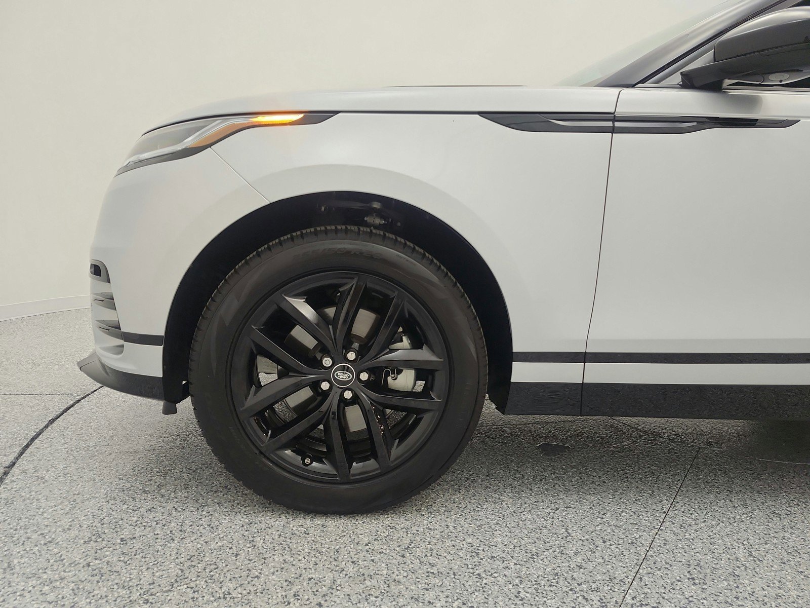 Used 2024 Land Rover Range Rover Velar Dynamic SE AWD/4WD image 18