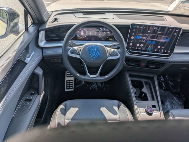 New 2026 Volkswagen Tiguan SE R-Line FWD image 17