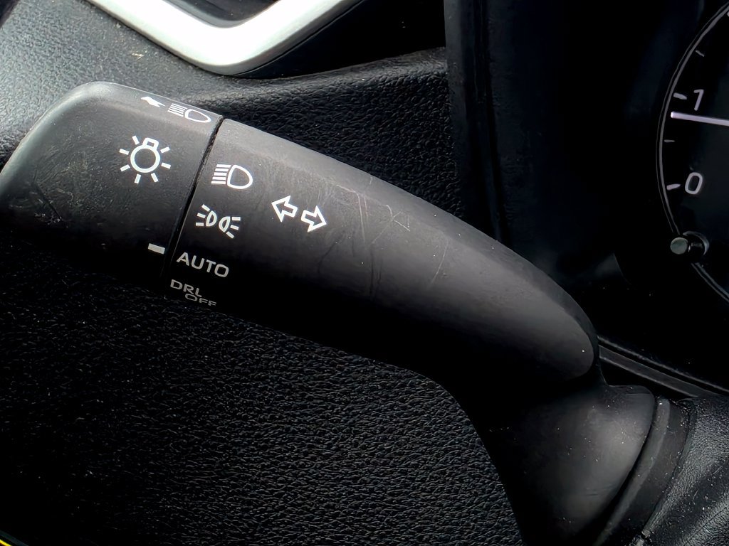 Used 2025 Toyota Corolla LE FWD image 18
