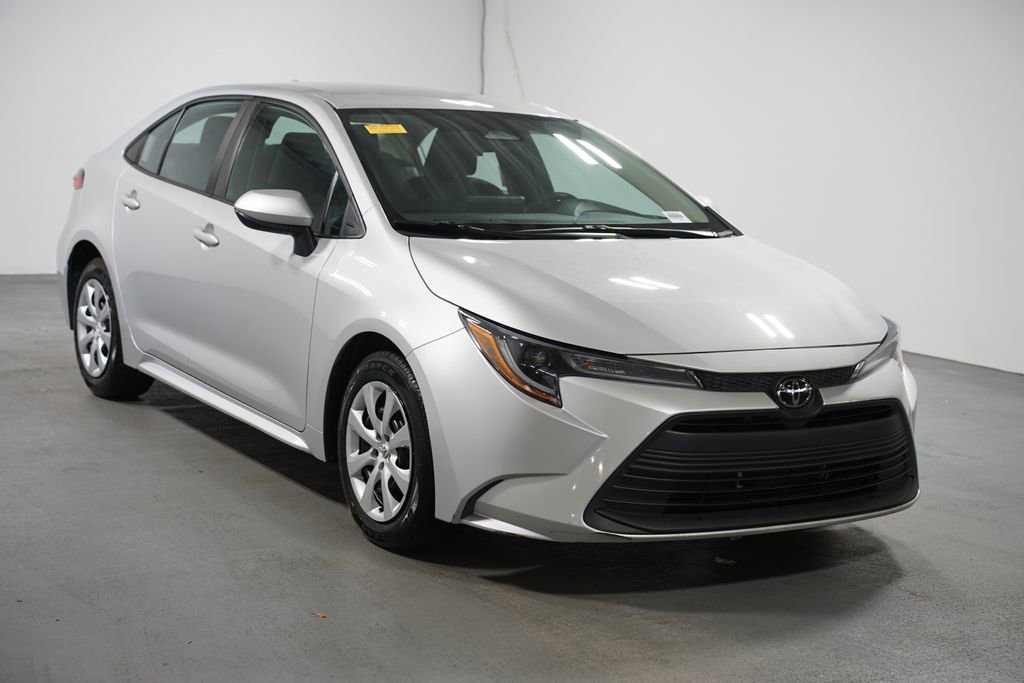 Certified 2024 Toyota Corolla LE image 3