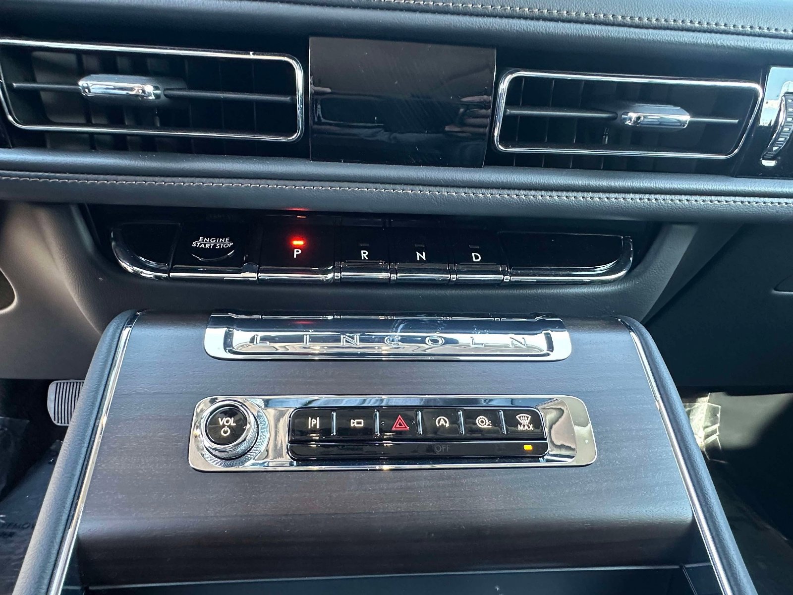 Used 2025 Lincoln Aviator Reserve w/ Equipment Group 201A image 15