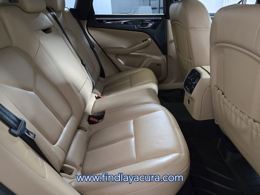 Used 2018 Porsche Macan S image 18