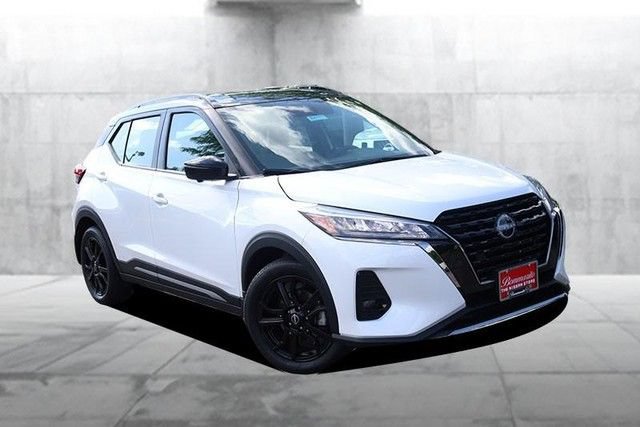 Certified 2023 Nissan Kicks SR w/ SR Premium Package FWD image 2