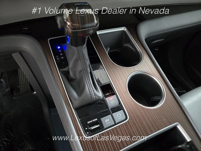 Used 2023 Toyota Sienna XLE FWD image 36