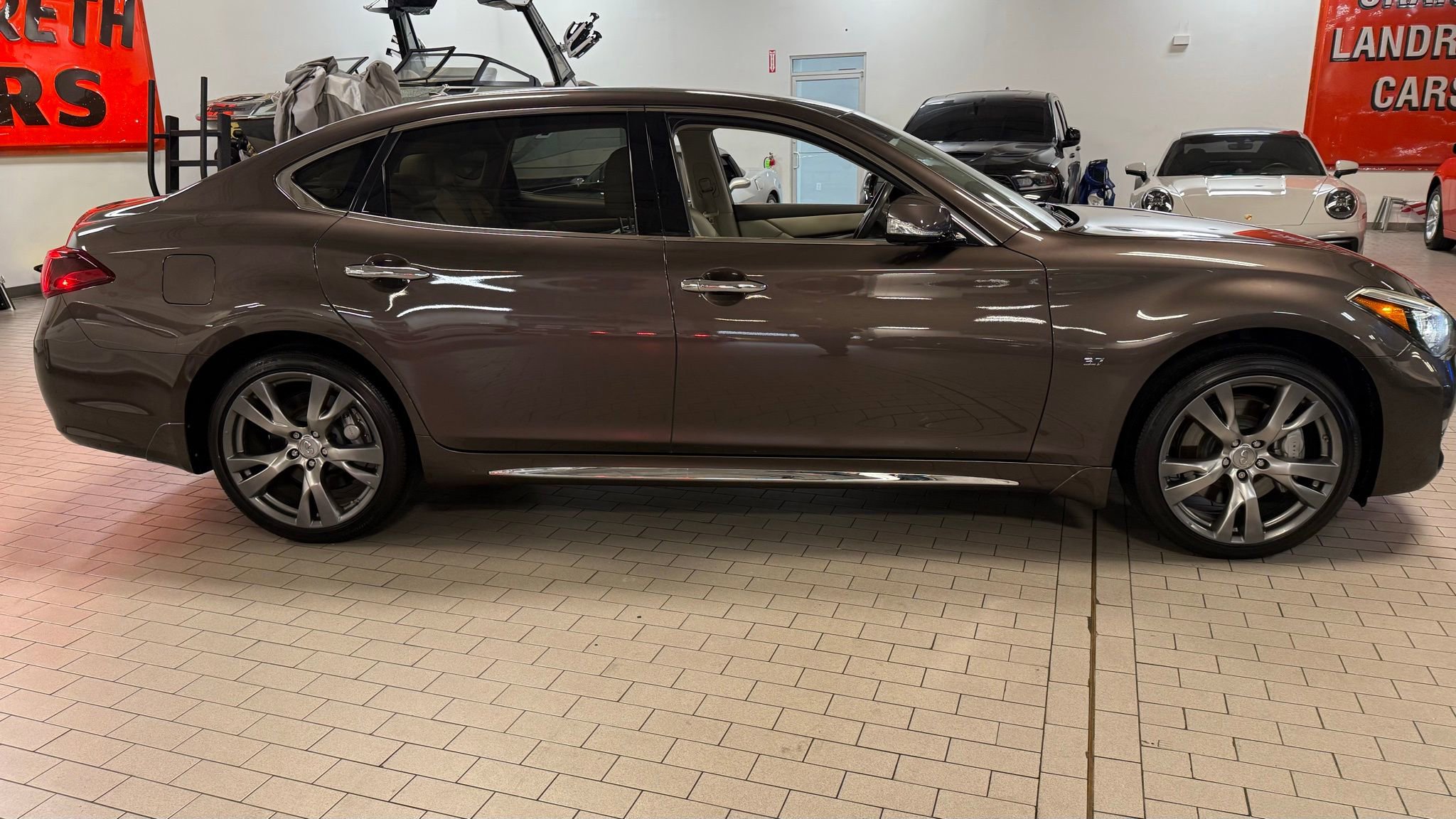 Used 2016 INFINITI Q70 L 3.7 image 13