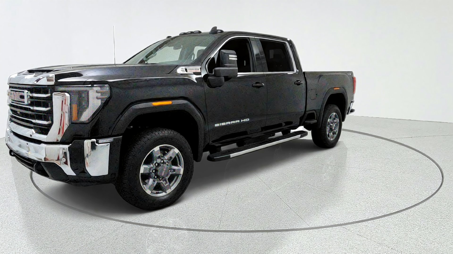 Used 2025 GMC Sierra 2500 SLE w/ SLE Value Package; AWD/4WD image 1