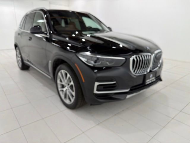 Certified 2023 BMW X5 xDrive40i w/ Premium Package AWD/4WD image 4