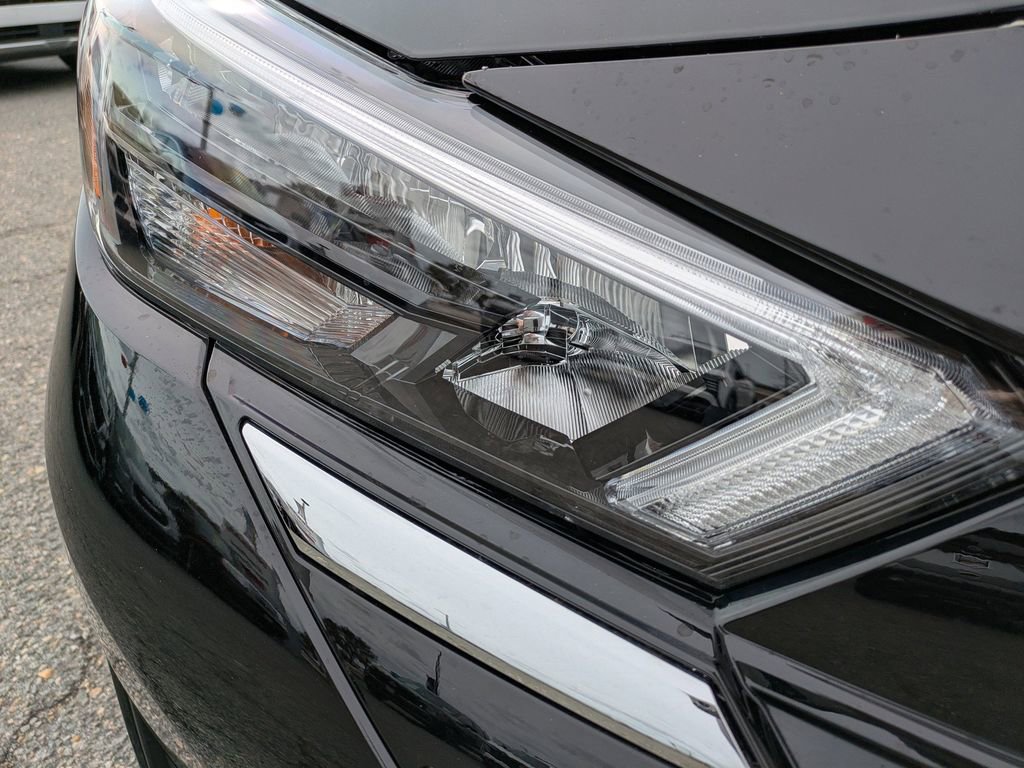 New 2025 Nissan Versa SV w/ Trunk Package image 10