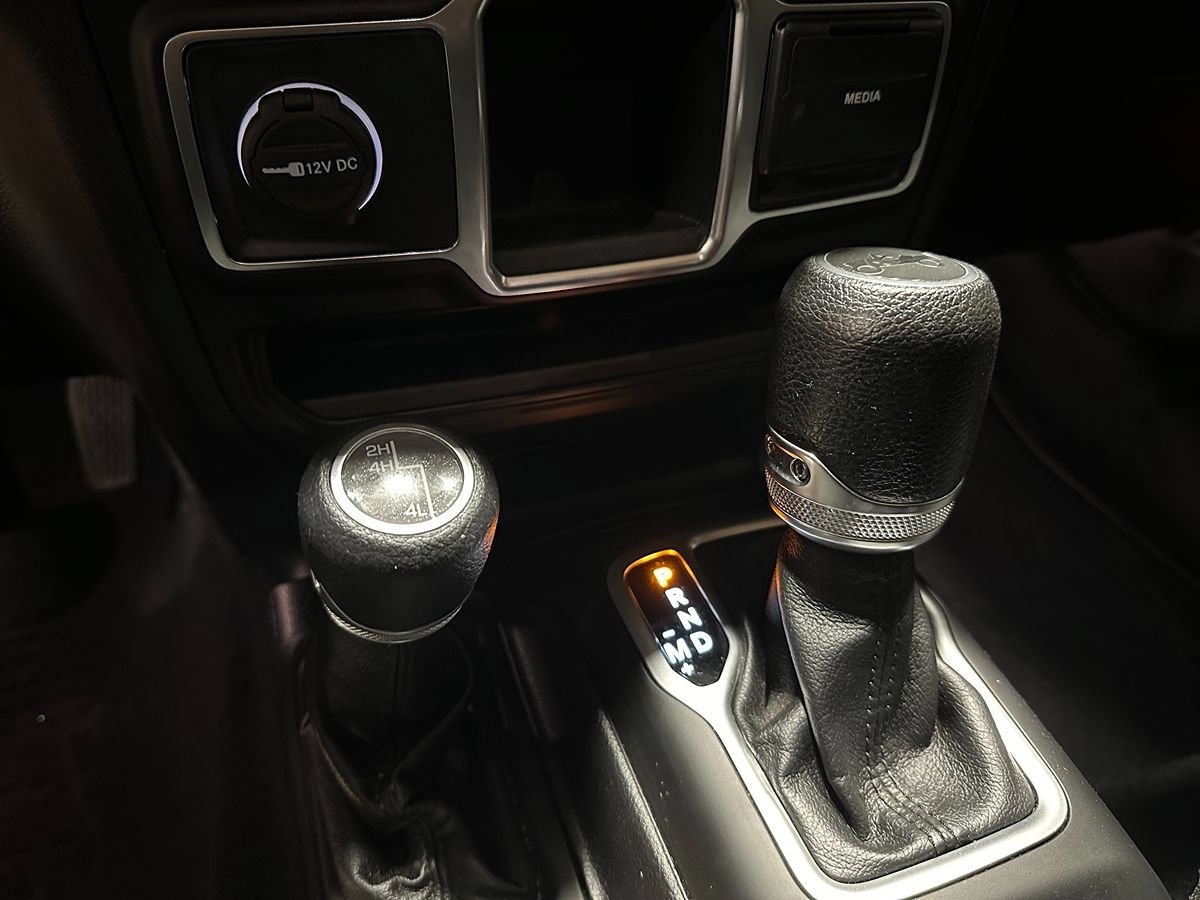 Used 2018 Jeep Wrangler Unlimited Sport AWD/4WD image 31