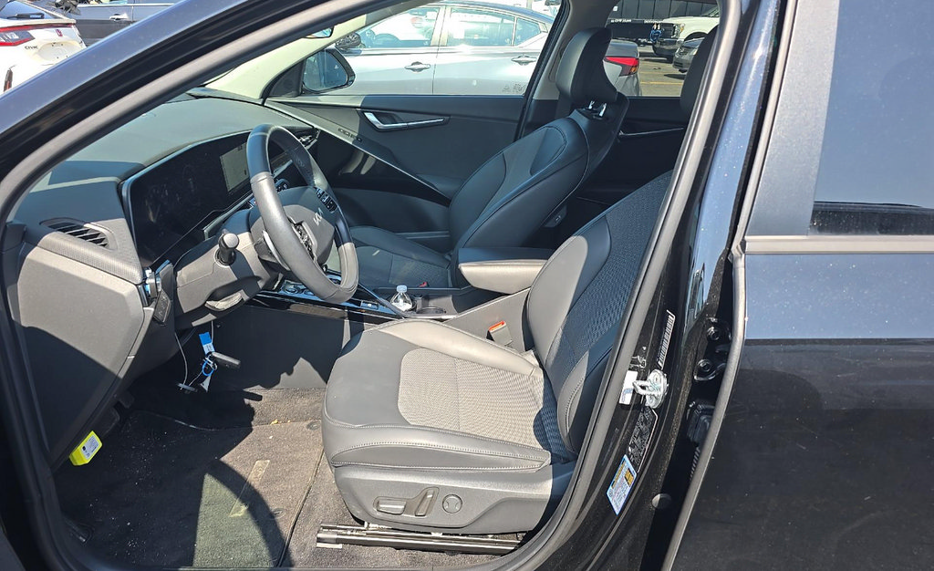 Certified 2023 Kia Niro Wind w/ Wind Preserve Package FWD image 10