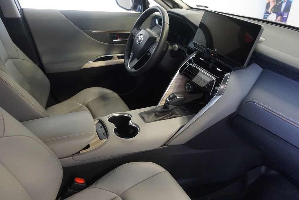 Certified 2024 Toyota Venza XLE AWD/4WD image 25
