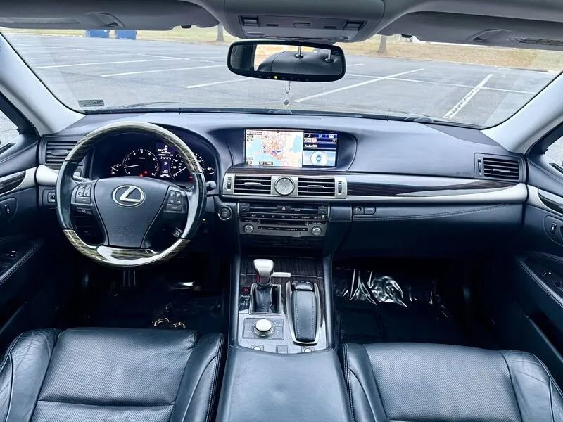 Used 2015 Lexus LS 460 AWD image 11