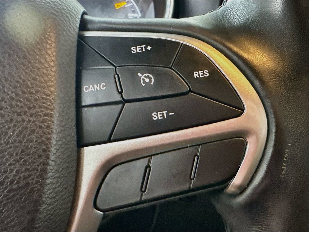 Used 2019 Jeep Grand Cherokee Altitude RWD image 25