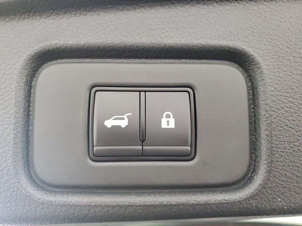Used 2025 Nissan Pathfinder SV FWD image 32