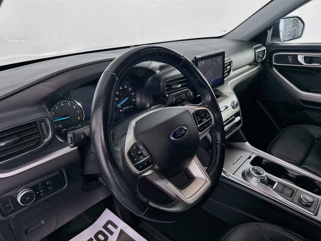 Used 2021 Ford Explorer XLT w/ Equipment Group 202A image 9